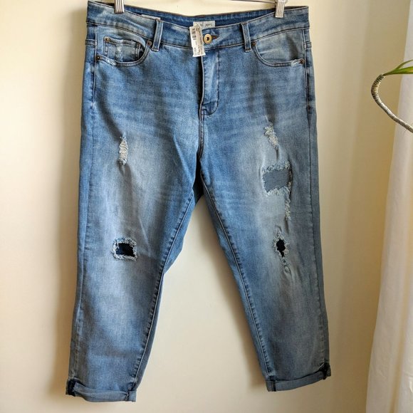[Tribal.Jeans] NWT Distressed Light Denim Rolled Hem Ankle Cropped Pants - 12 - Picture 1 of 6